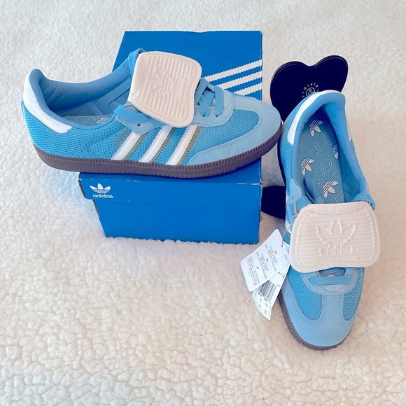 Adidas Blue and White Sneakers Iconic Low-Top Design